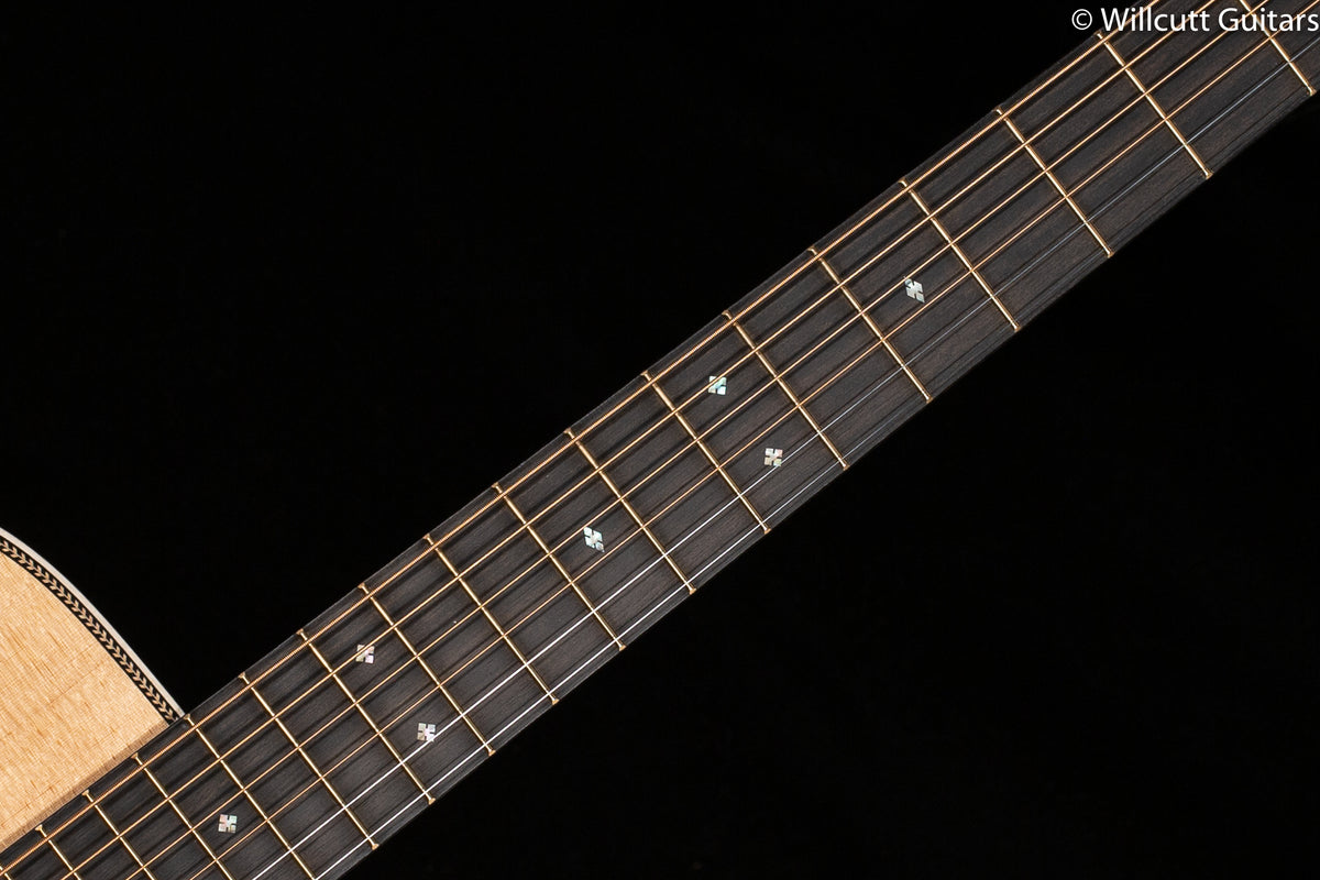 Martin 00-28 Modern Deluxe