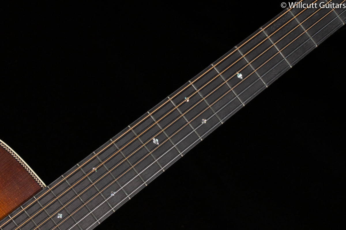 Martin Custom Shop 000-28 Authentic 1937 Ambertone