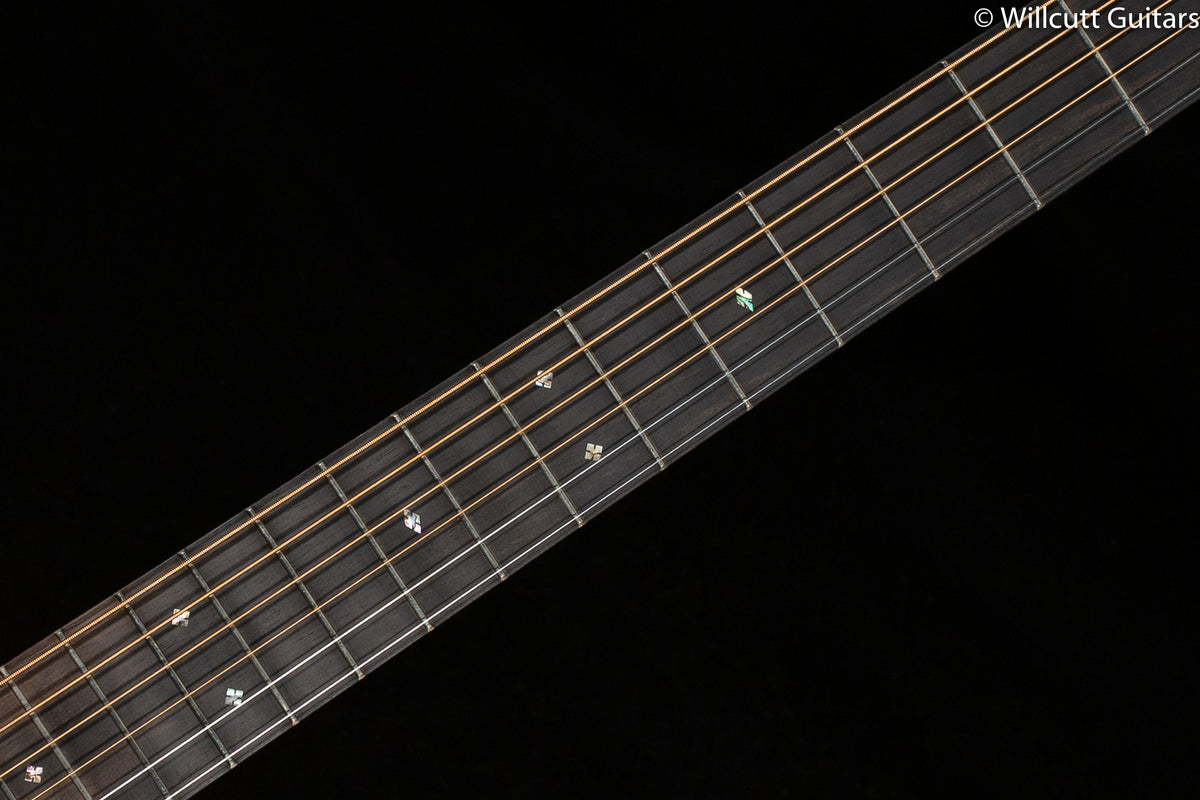 Martin HD-28 (812)