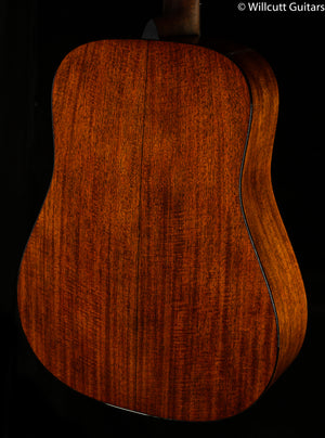 Martin D-18 (808)
