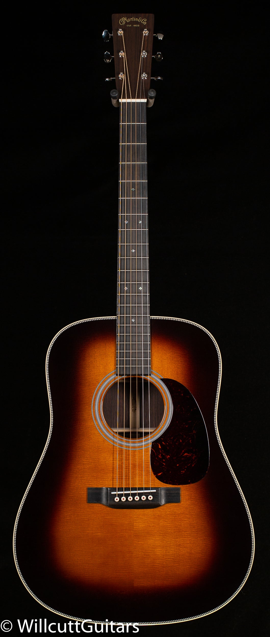 Martin HD-28 Sunburst (110)