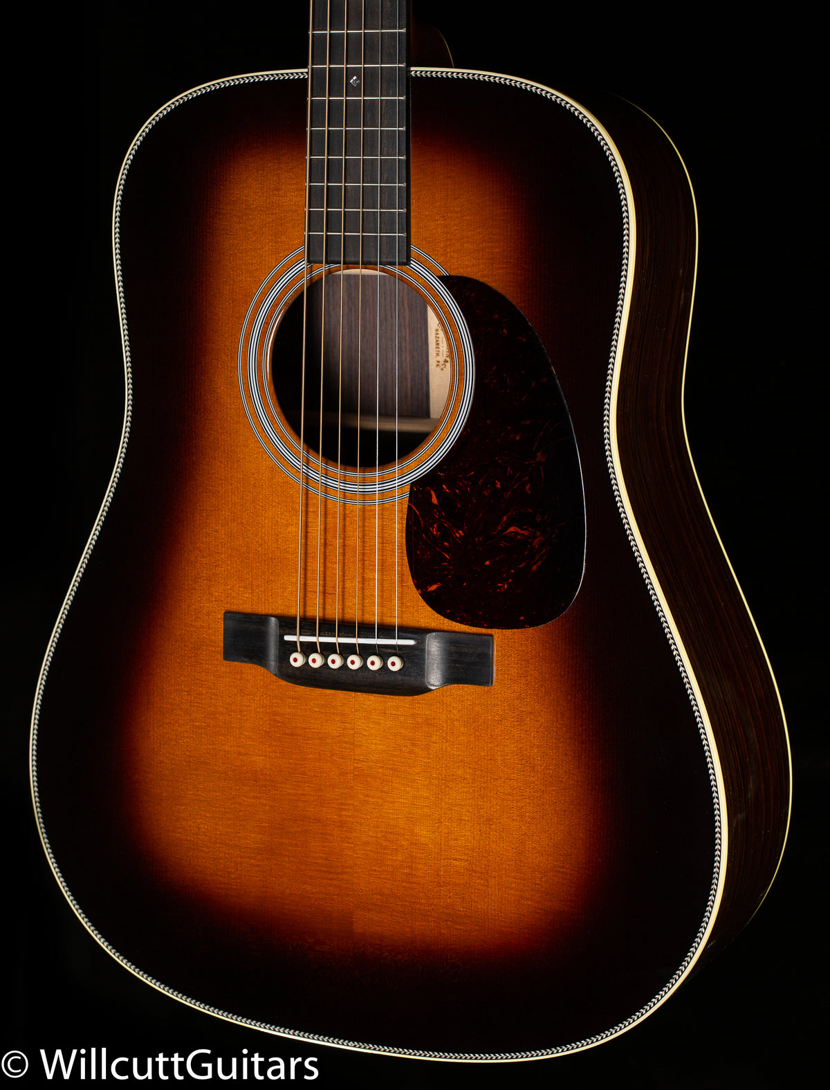 Martin HD-28 Sunburst (110)