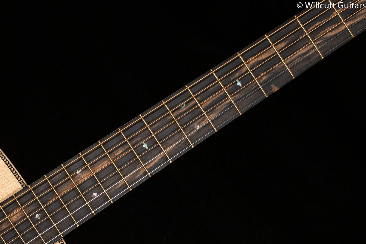 Martin 00-28 Modern Deluxe (216)