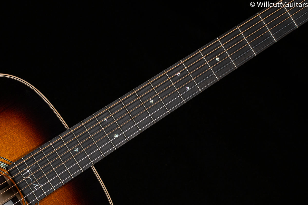 Martin 000-28 Brooke Ligertwood Sunburst (182)