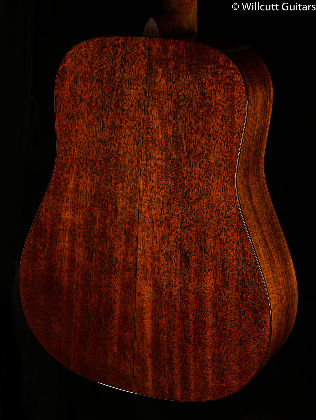 Martin D-18 Modern Deluxe (060)