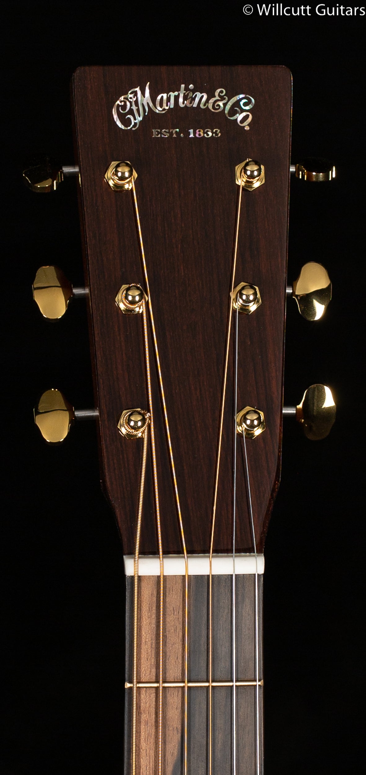 Martin D-18 Modern Deluxe (060)