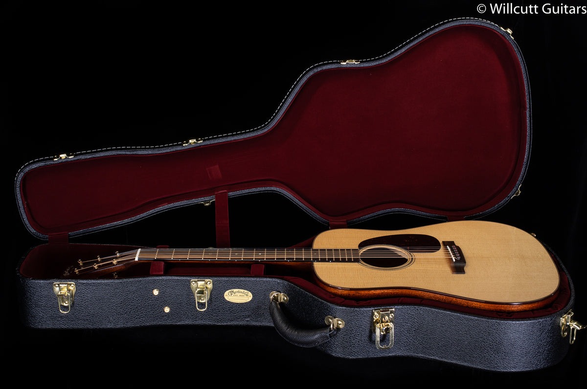 Martin D-18 Modern Deluxe (060)