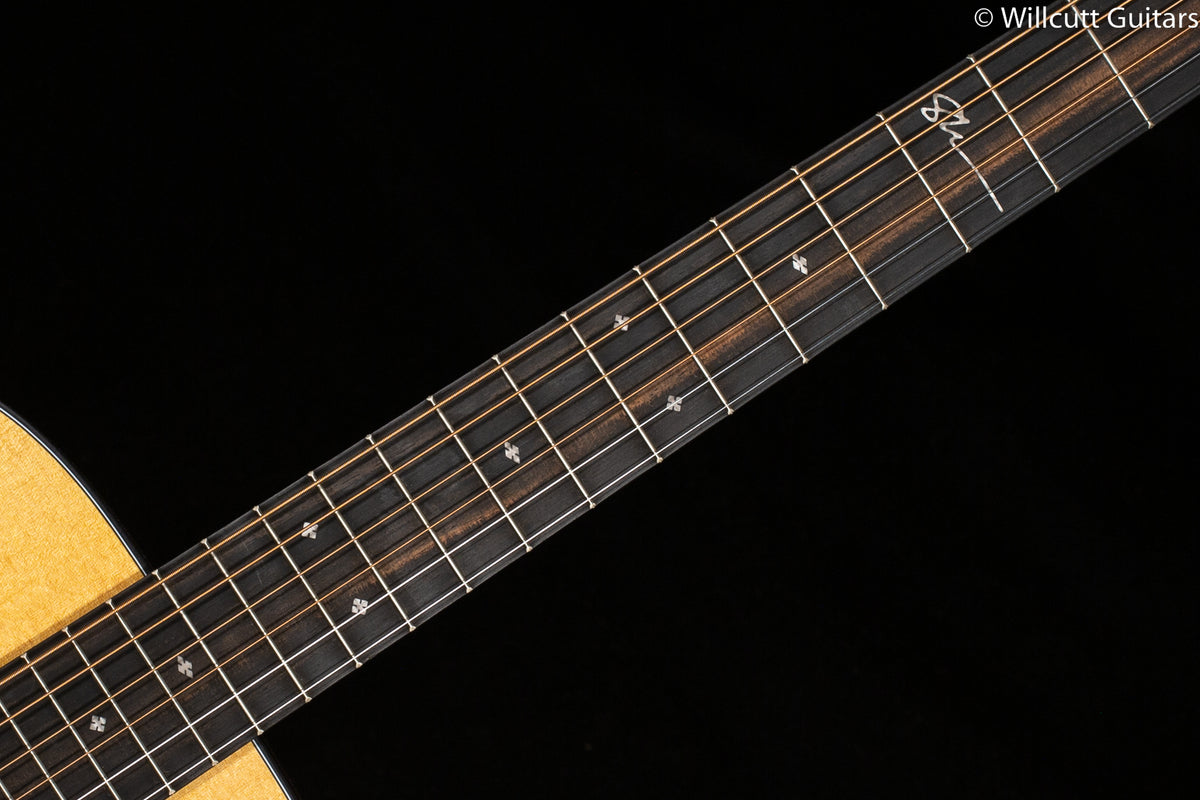 Martin 000JR-10E Shawn Mendes (347)