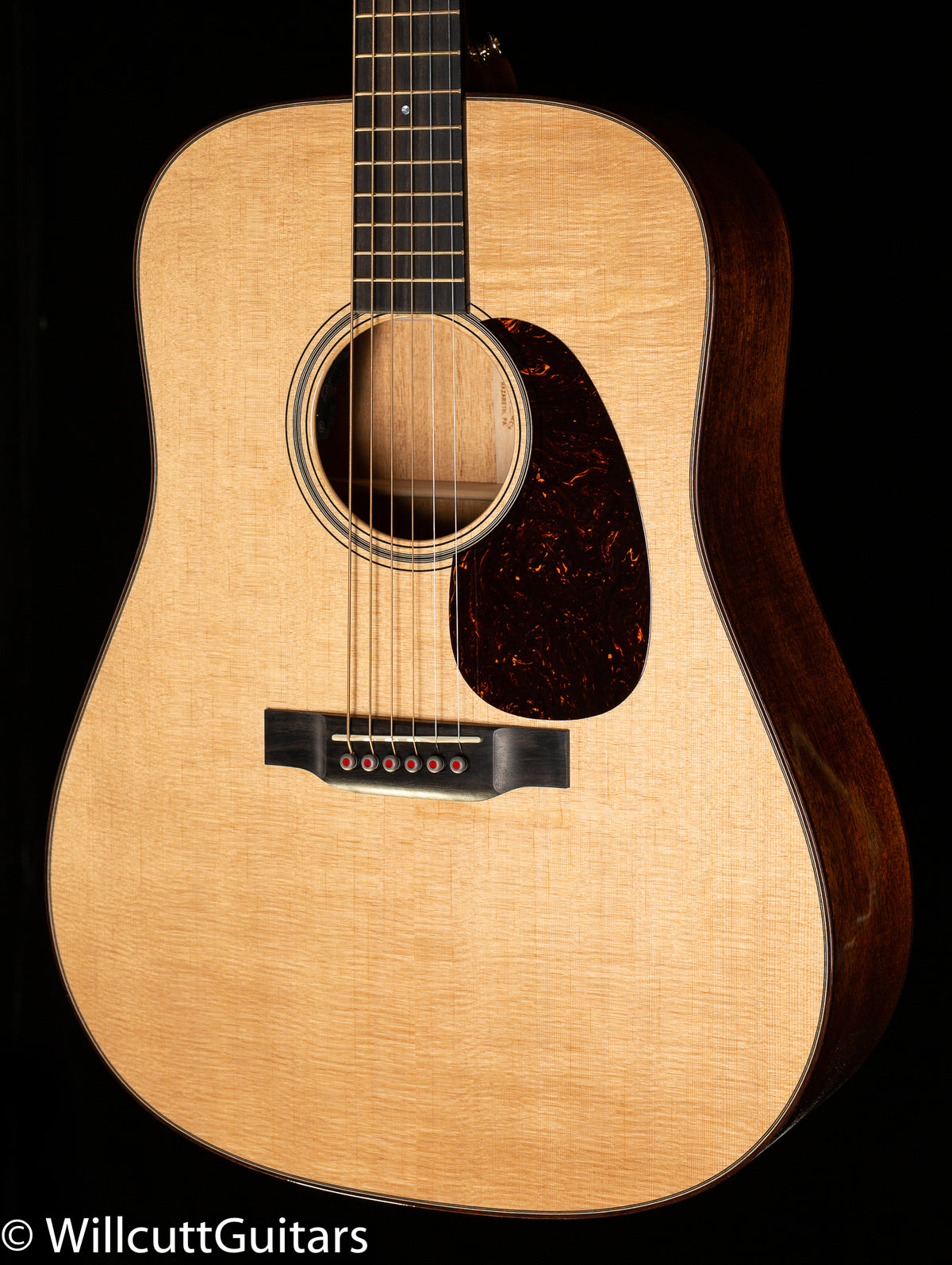 Martin D-18E Modern Deluxe (834)