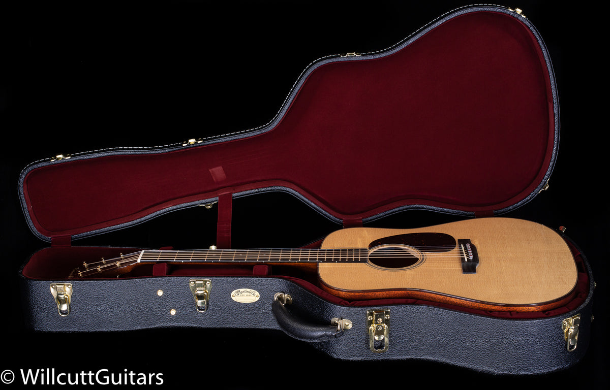Martin D-18E Modern Deluxe (834)