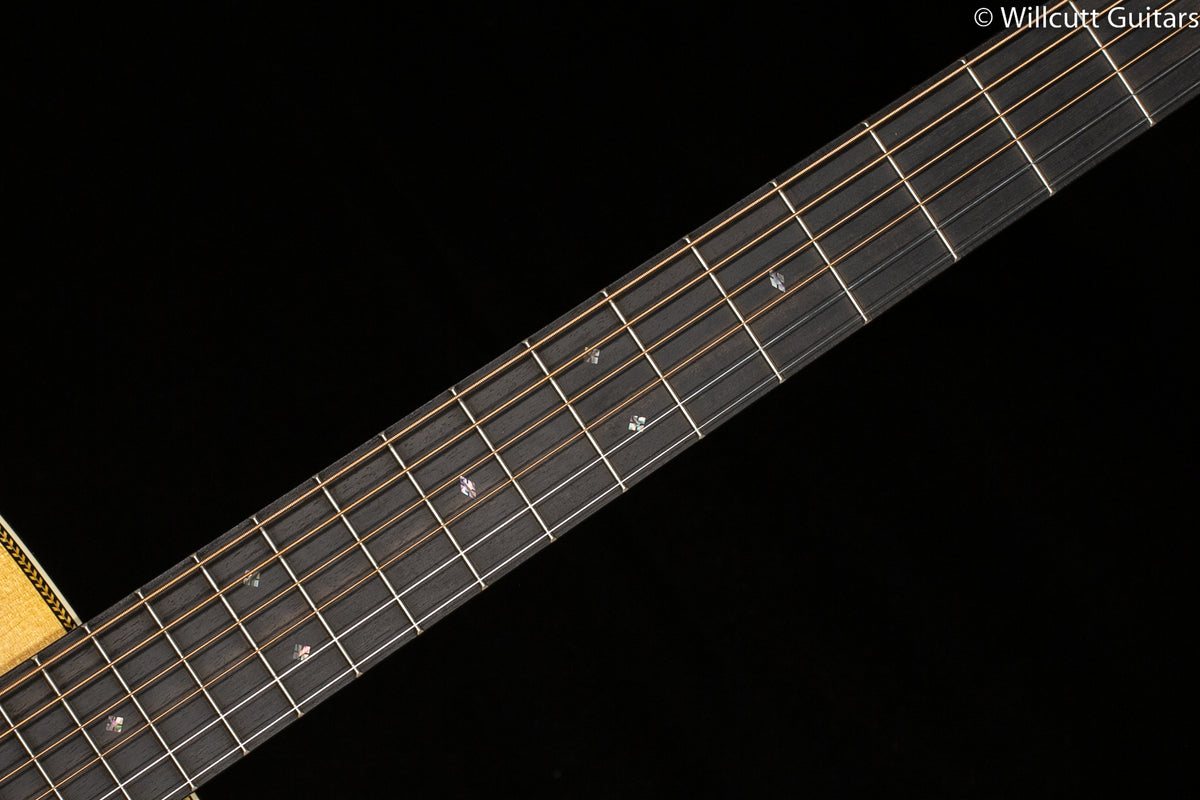 Martin OM-28 (024)