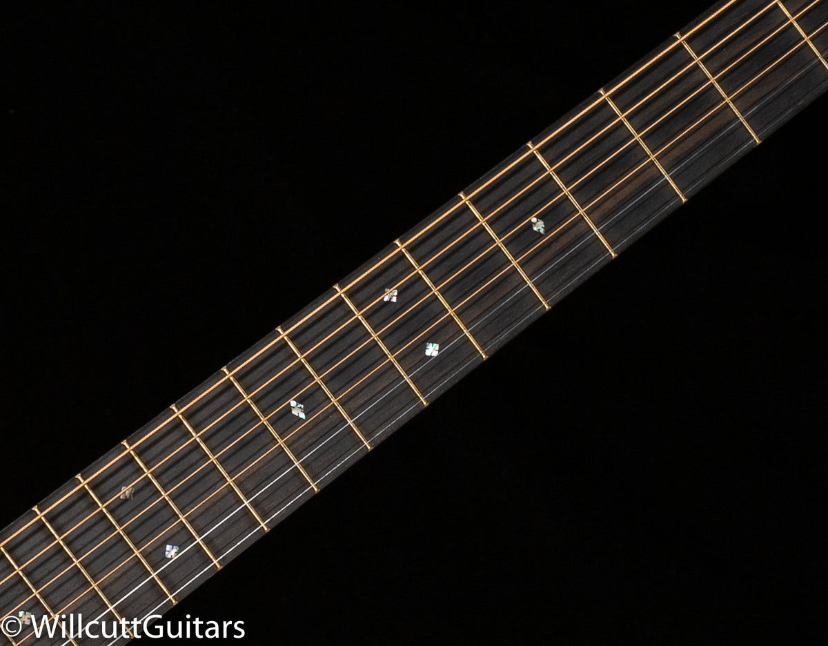 Martin 000-28 Modern Deluxe (380)