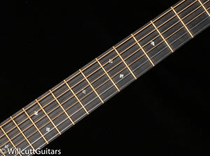 Martin D-28 Modern Deluxe (703)