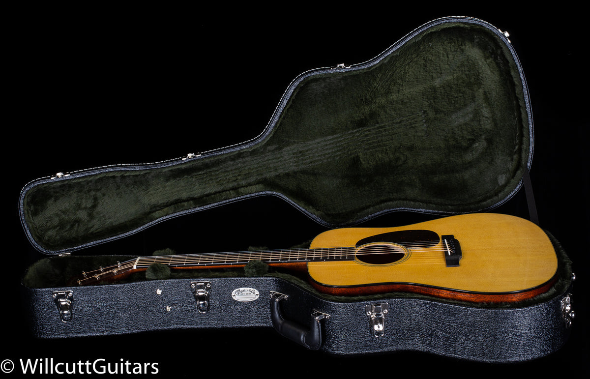 Martin D-18 (562)