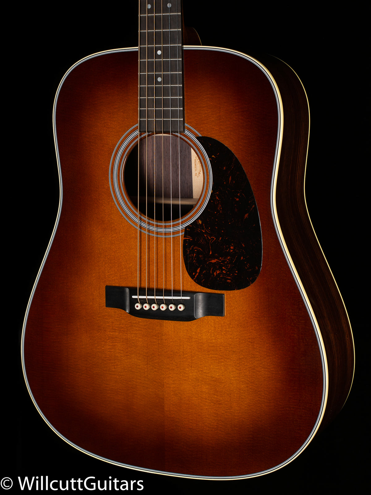 Martin D-28 Ambertone (002)