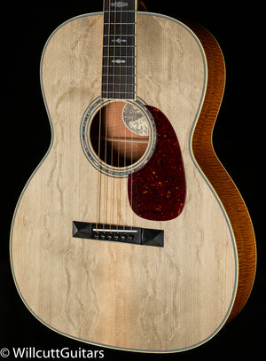 Collings 0003 Blue Spruce BearClaw