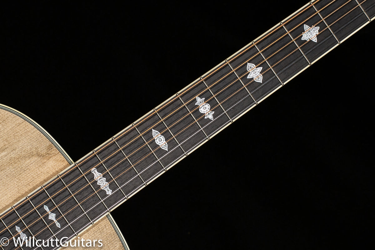 Collings 0003 Blue Spruce BearClaw