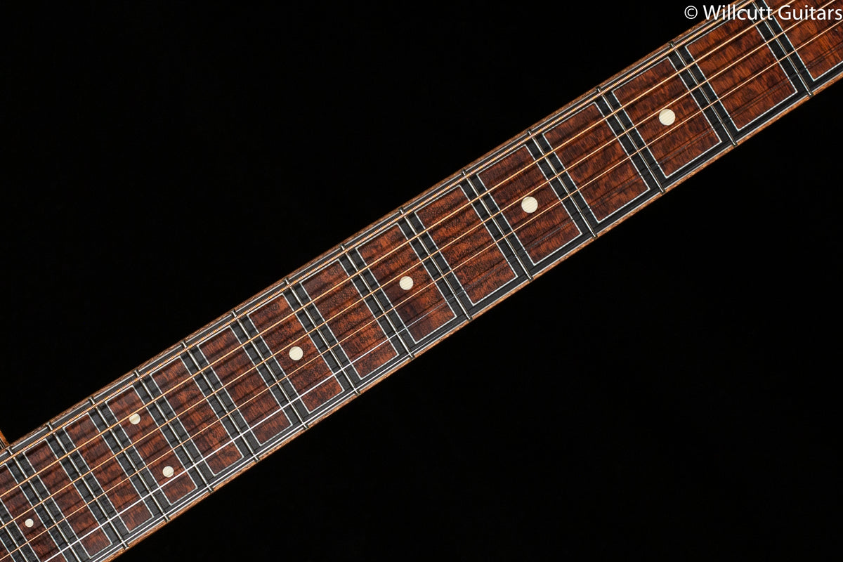 Santa Cruz OM Model Custom Ancient Sitka Fiddleback Mahogany