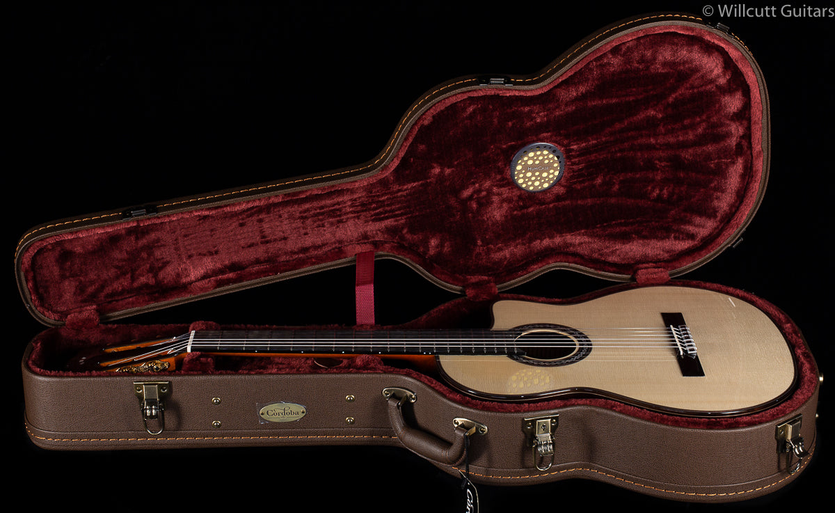 Cordoba GK Pro Negra - Willcutt Guitars