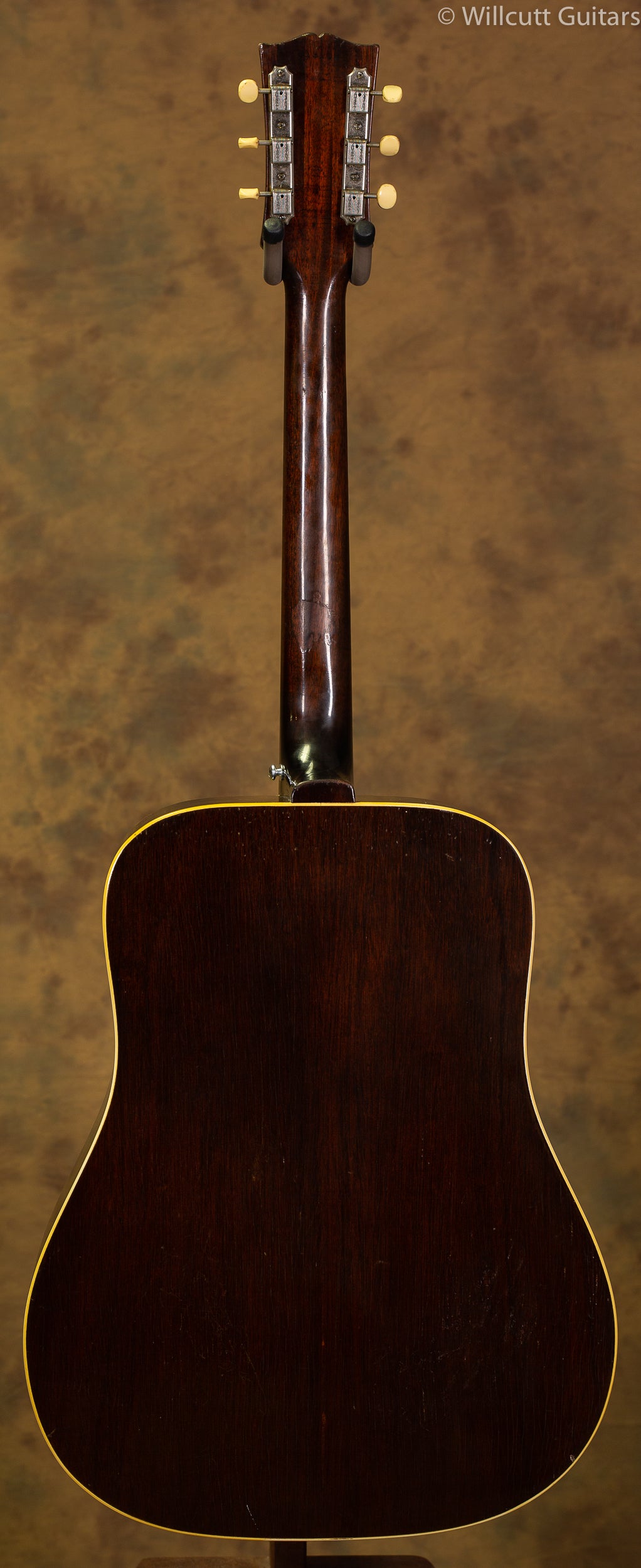62歳差！新品VSビンテージ】Gibson J-45の新品とビンテージを