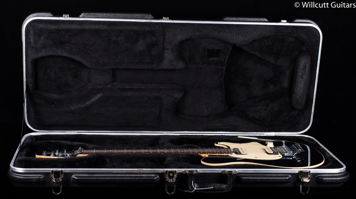 Ernie Ball Music Man Axis Black USED