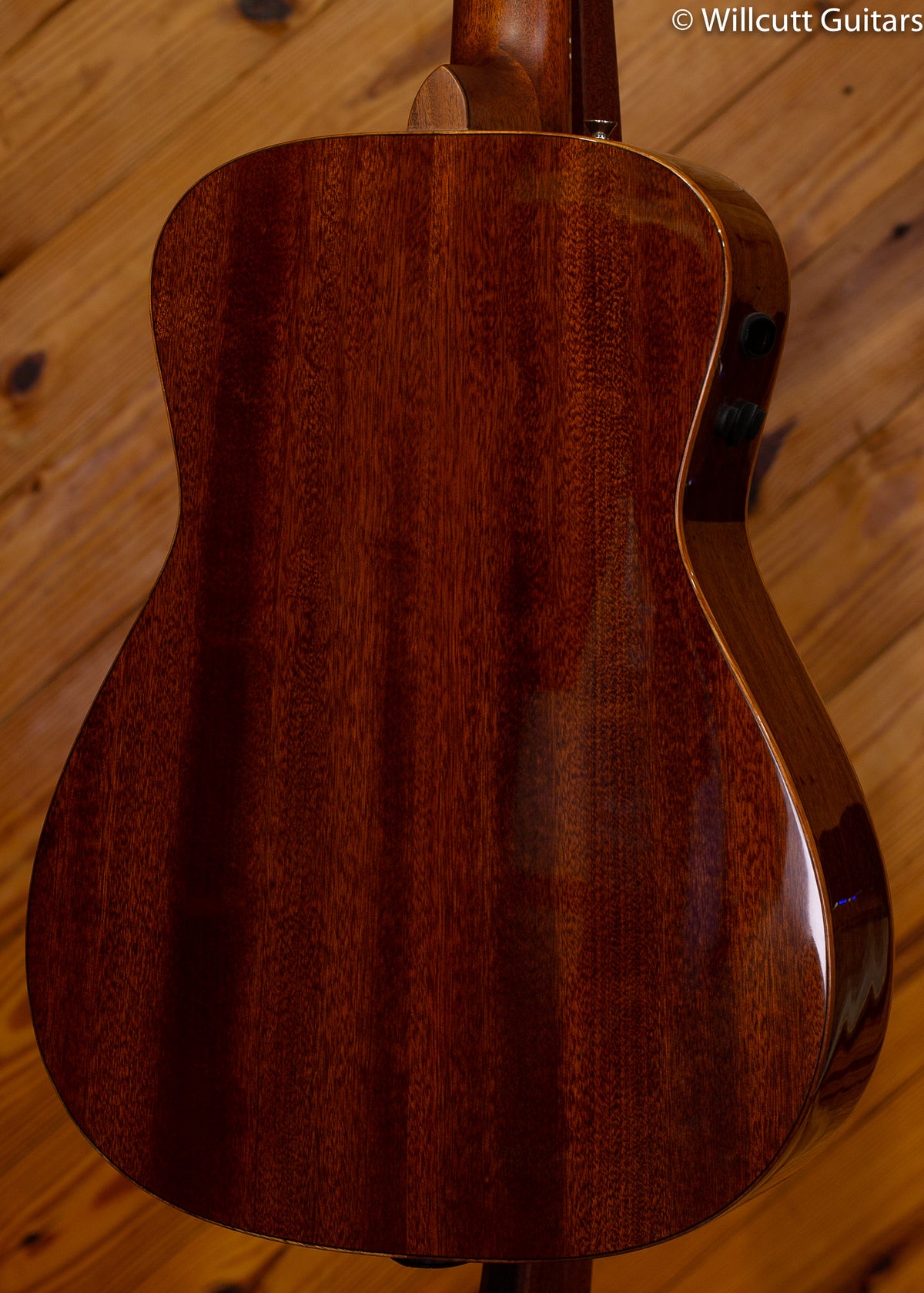 Fender Malibu Classic, Hot Rod Red Metallic w/bag DEMO