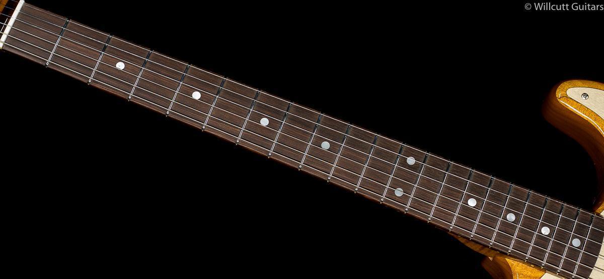 fender-custom-shop-artisan-spalted-maple-stratocaster-303