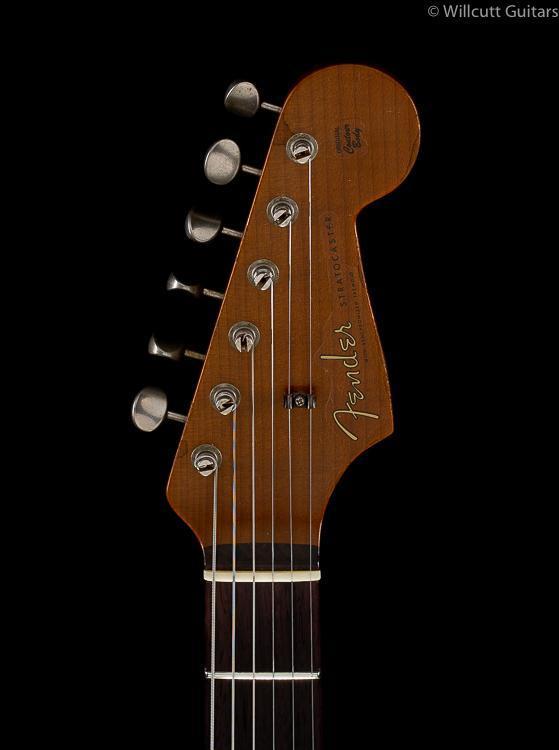 fender-custom-shop-ltd-60-roasted-stratocaster-heavy-relic-daphne-blue-330