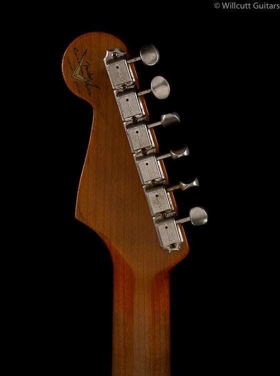 fender-custom-shop-ltd-60-roasted-stratocaster-heavy-relic-daphne-blue-330