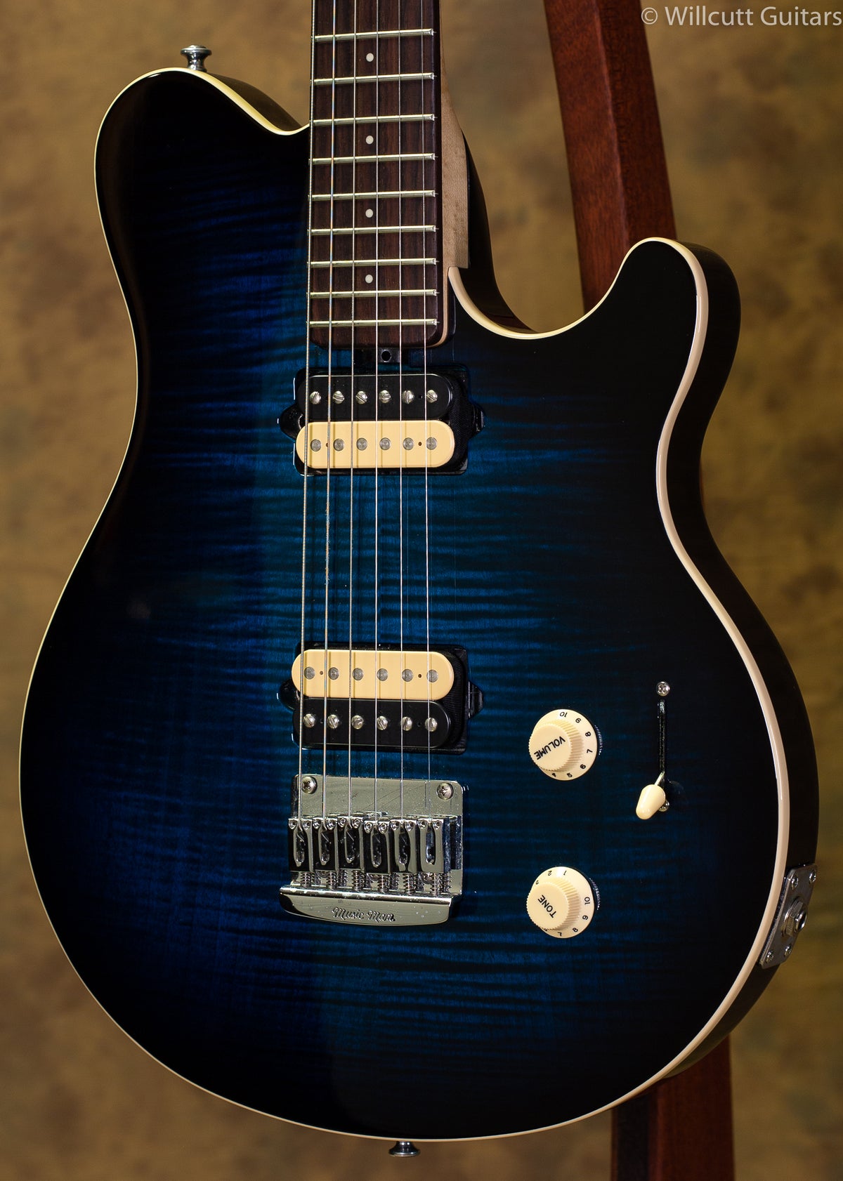 Ernie Ball Music Man Axis SS Pacific Blue Burst Hardtail USED