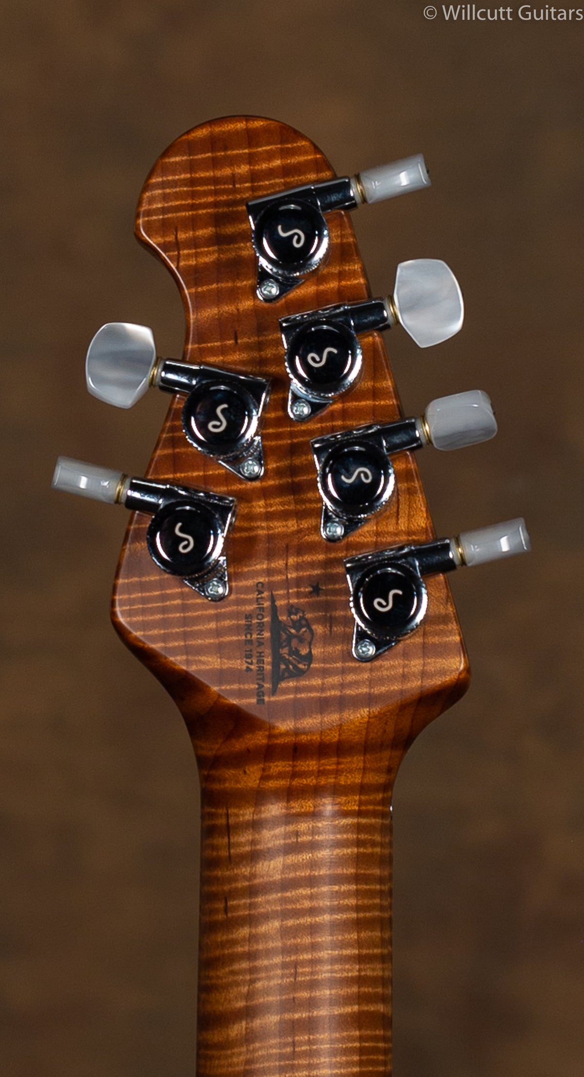 Ernie Ball Music Man Axis Roasted Maple Roasted Amber USED