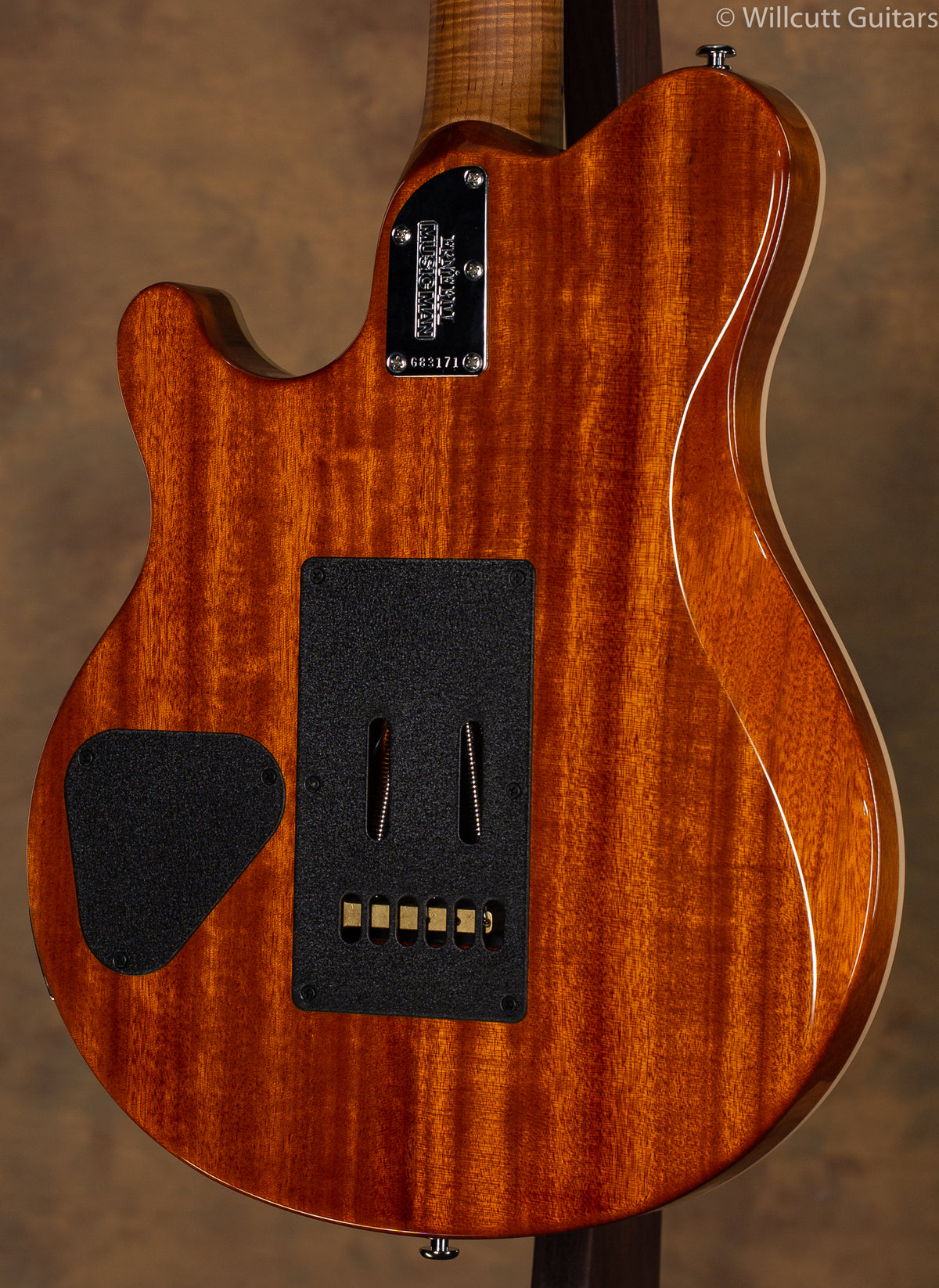 Ernie Ball Music Man Axis Roasted Maple Roasted Amber USED