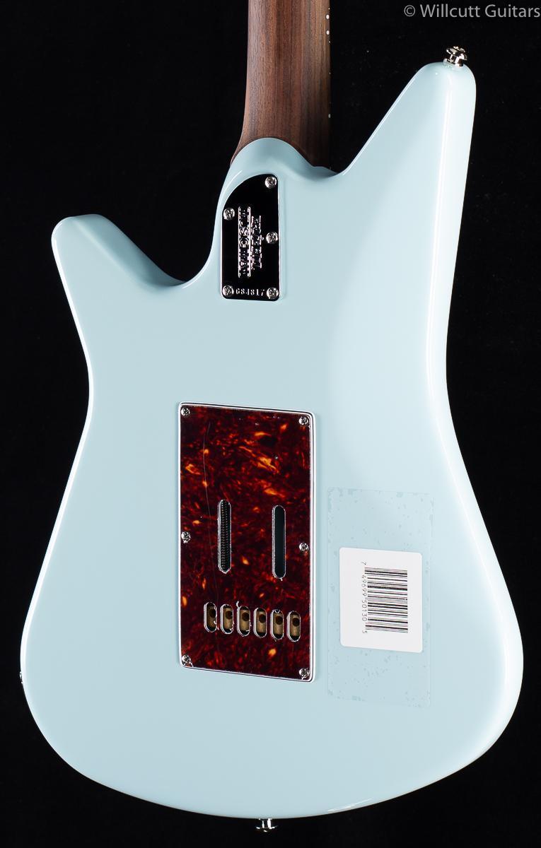 ernie-ball-music-man-albert-lee-hh-powder-blue-trem-817