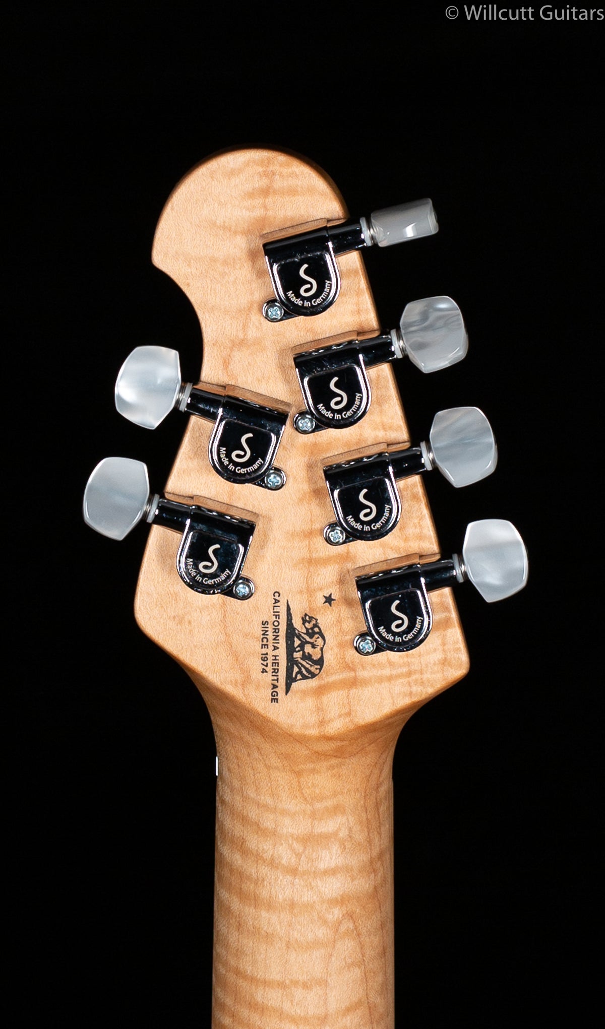 Ernie Ball Music Man Axis Balboa Blue Quilt, Maple