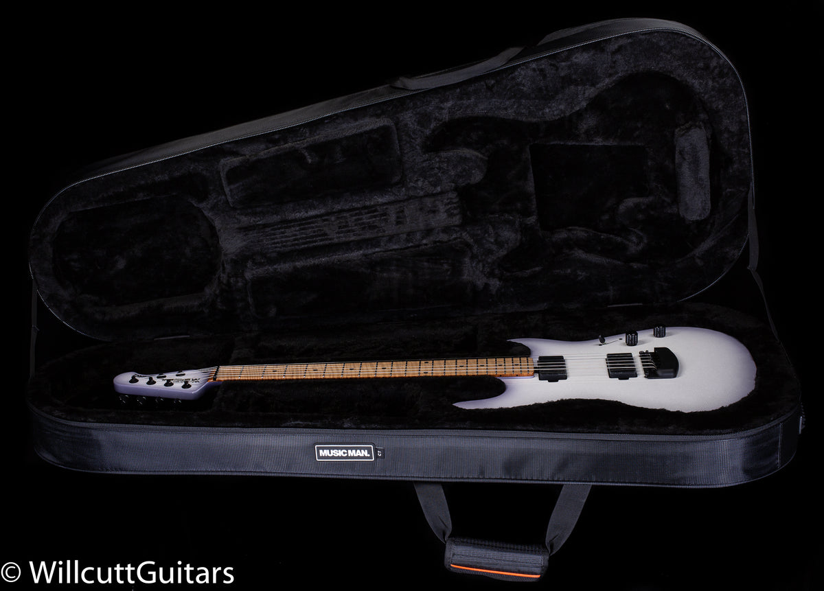 Ernie Ball Music Man Sabre HT Trem Snowy White (568)