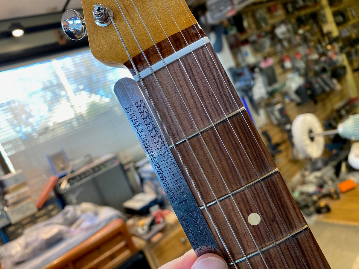 Fender Classic Series 60&#39;s Telecaster Candy Apple Red Pau Ferro (208)