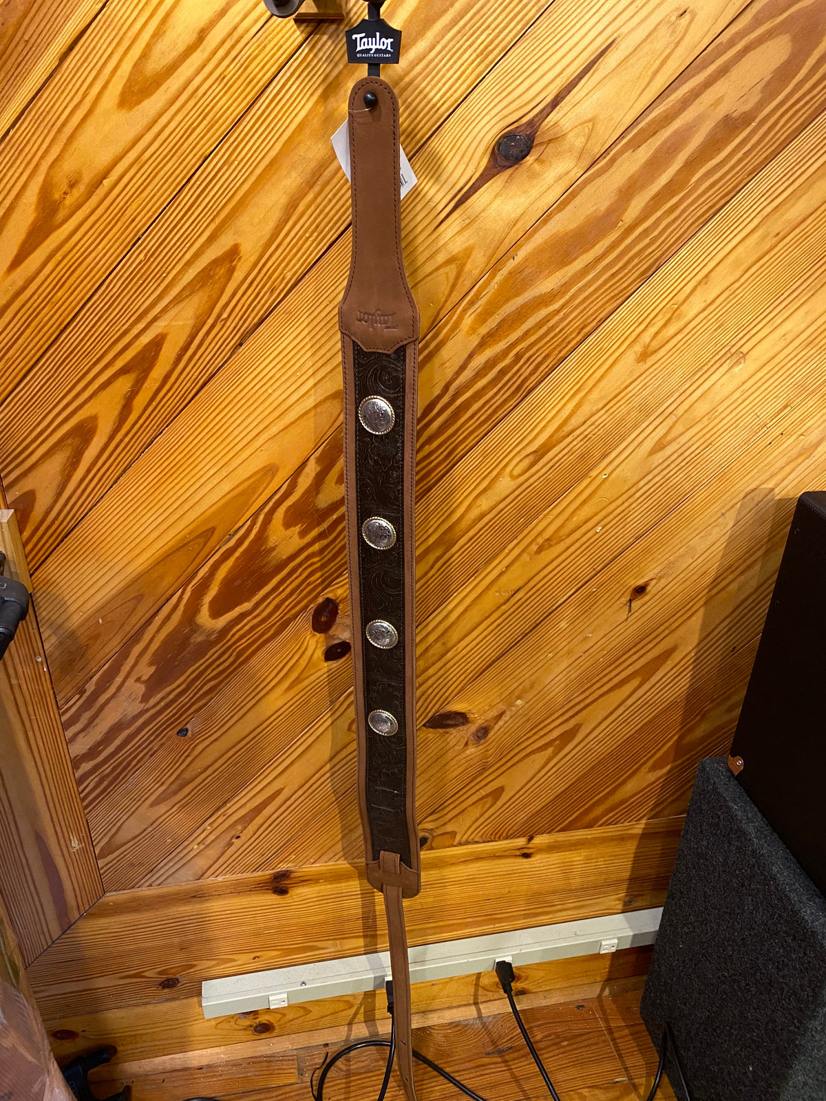 Taylor Grand Pacific Strap Brown Leather/Concho