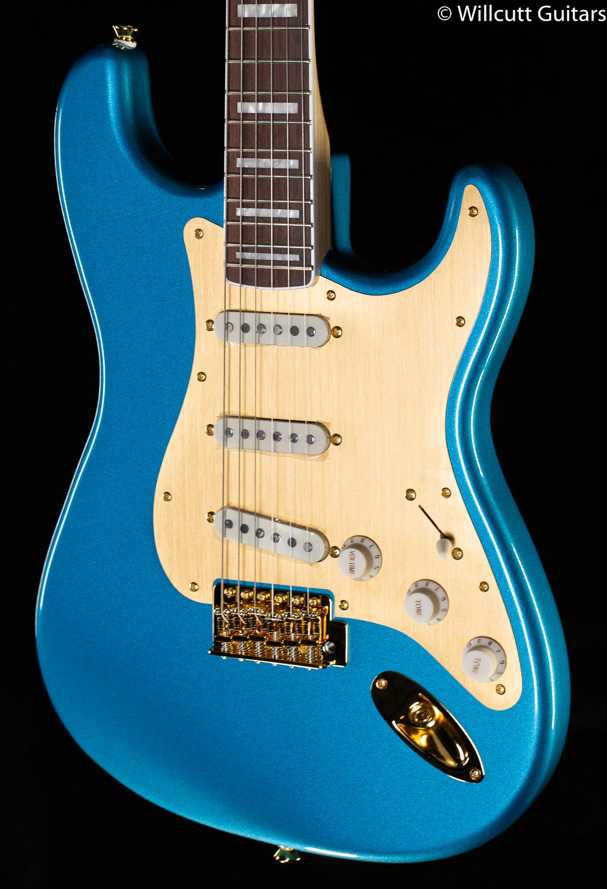 Squier 40th Anniversary Stratocaster Gold Edition Laurel Fingerboard Gold Anodized Pickguard Lake Placid Blue (685)