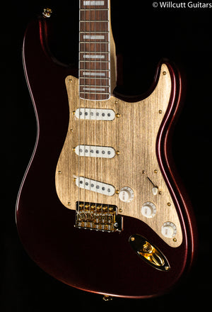 Squier 40th Anniversary Stratocaster Gold Edition Laurel Fingerboard Gold Anodized Pickguard, Ruby Red Metallic (773)