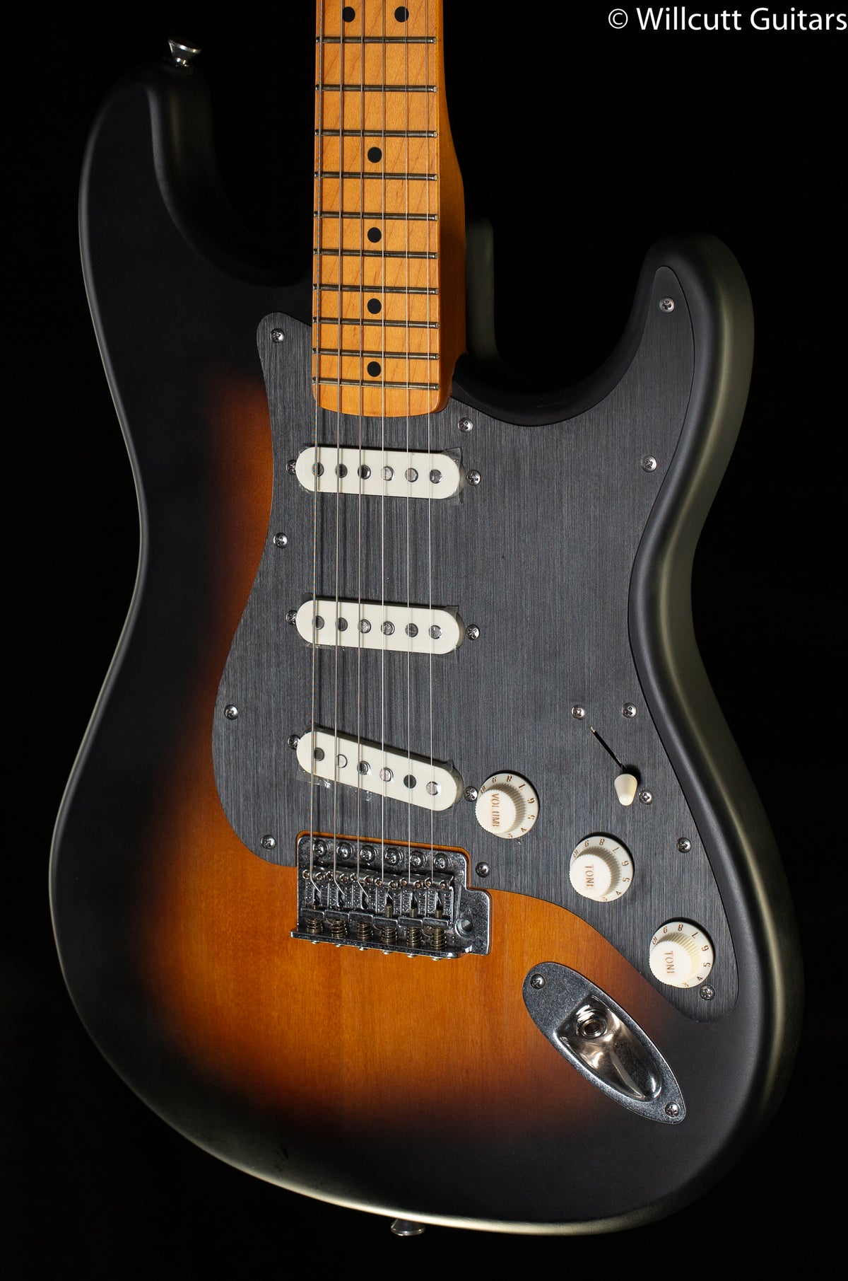 Squier 40th Anniversary Stratocaster Vintage Edition Black Anodized Pickguard Satin Wide 2-Color Sunburst (707)