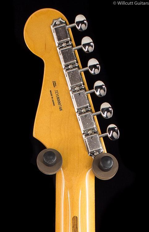 fender-fsr-traditional-50s-stratocaster-inca-silver-with-shoreline-gold-stripes-748