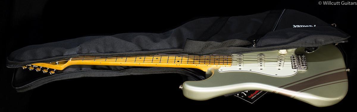 fender-fsr-traditional-50s-stratocaster-inca-silver-with-shoreline-gold-stripes-748