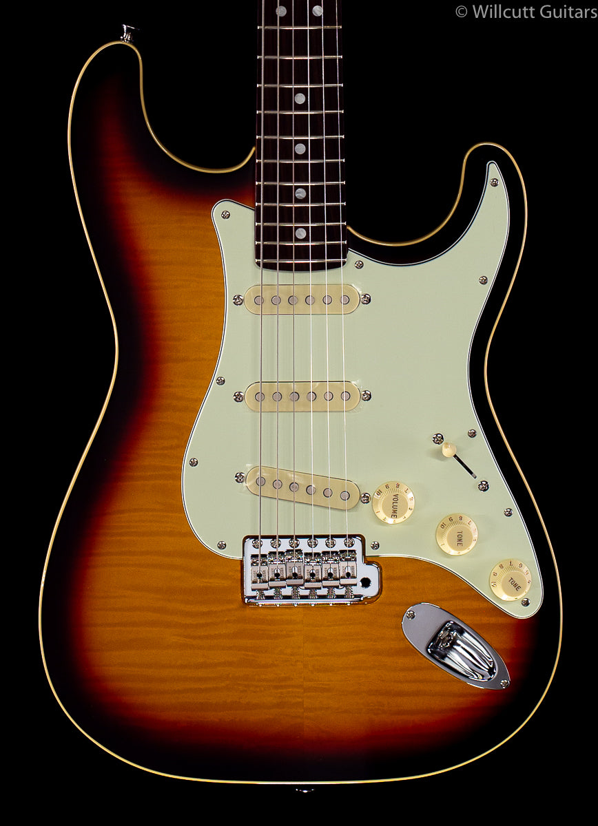 Fender Limited Edition Aerodyne Classic Strat Flame Maple Top 3 Color Sunburst