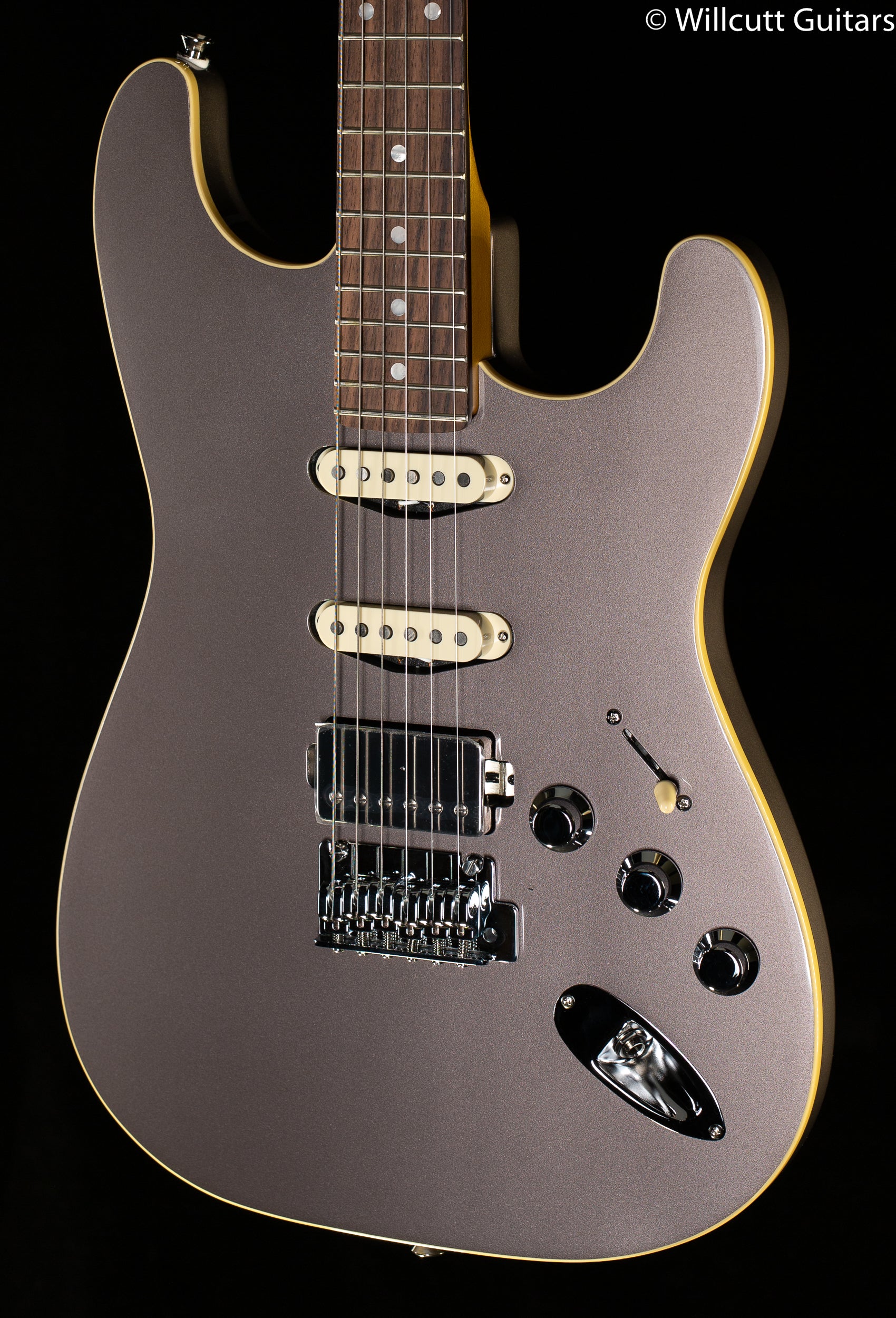 Fender Aerodyne Strat （ジャンク品） DKe529D16 Fender Japan Aerodyne Strat A18s17T フェンダー