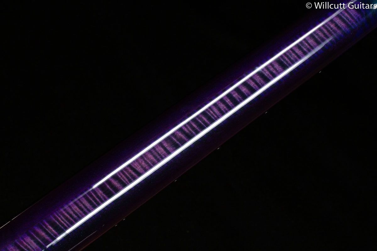 Ernie Ball Music Man Majesty 7 Crystal Amethyst (751)