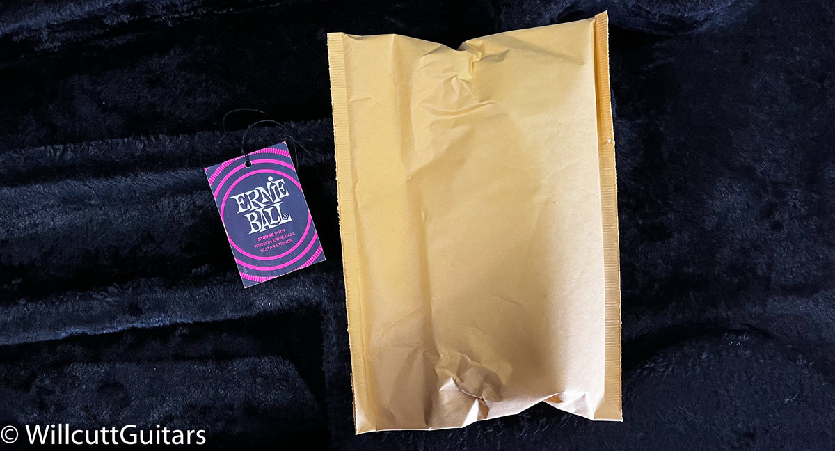 Ernie Ball Music Man Majesty 7 Wisteria Blossom (226)