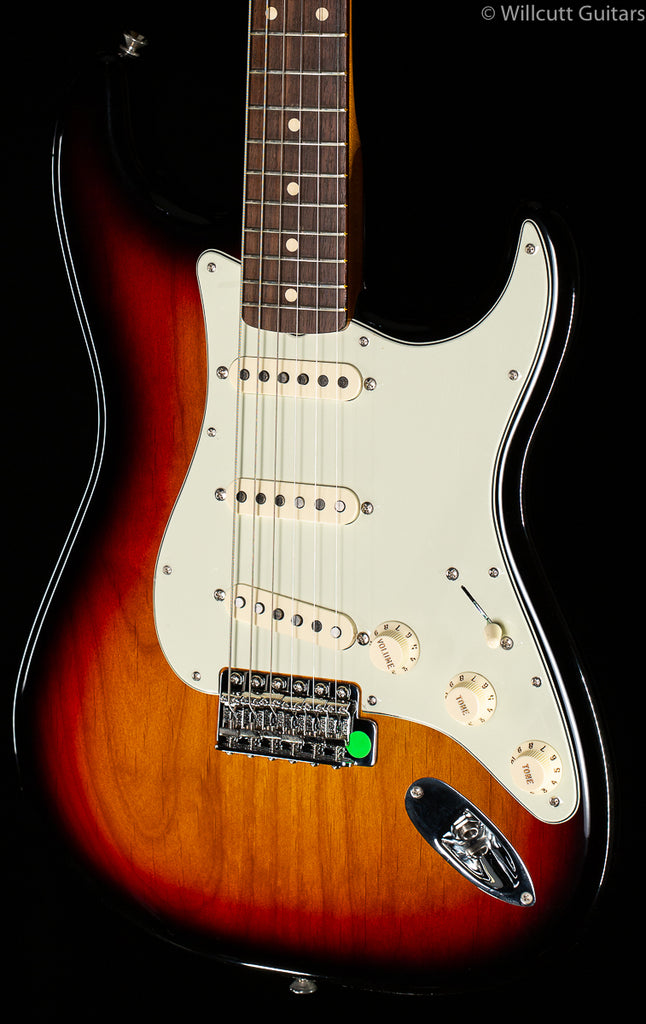 Fender Classic Series '60s Stratocaster Lacquer 3-Tone Sunburst