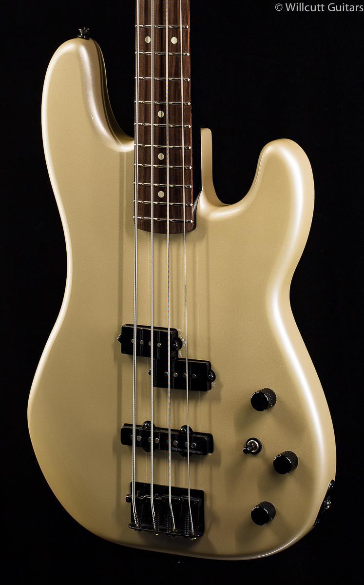 Fender Duff McKagan Precision Bass Pearl White DEMO