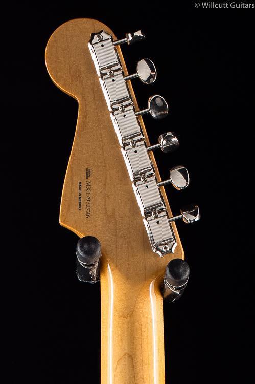 fender-classic-series-60s-stratocaster-3-color-sunburst-726