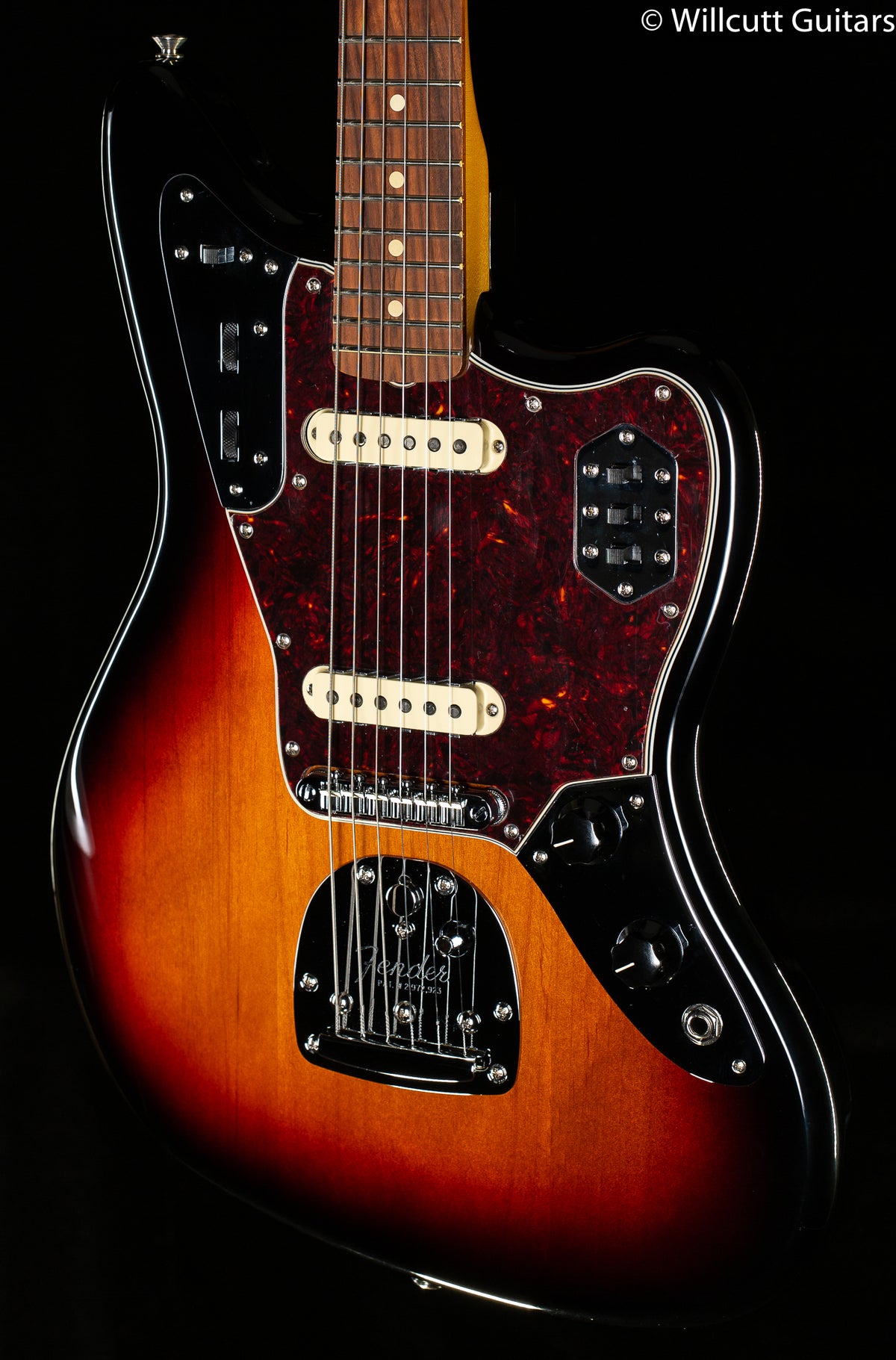 Fender Classic Player Jaguar Special 3-Tone Sunburst Pau Ferro